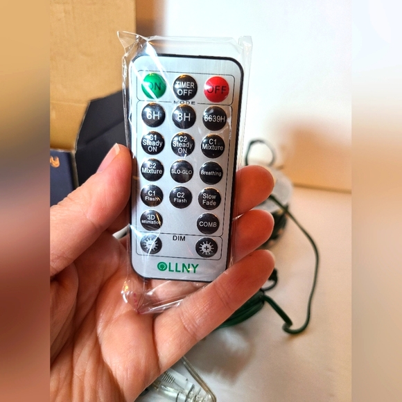 Ollny Christmas Lights Indoor Outdoor 131ft 400 LEDs 11 Modes Remote Multicolor - Picture 4 of 8